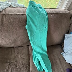 Figs Zamora Surgical Green Jogger scrub pants